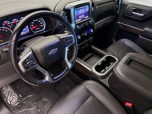 Used 2019 Chevrolet Silverado 1500 LT Trail Boss AWD/4WD image 7