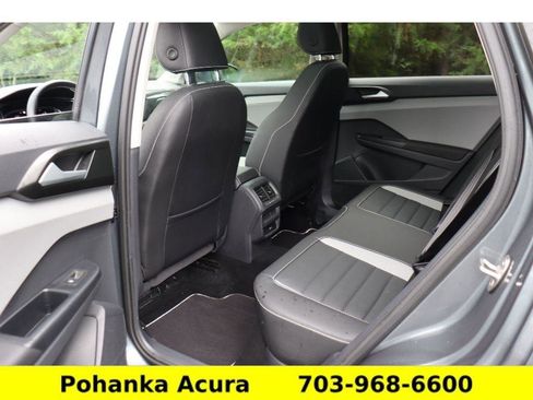 Used 2023 Volkswagen Taos SEL image 31