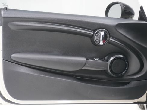 Used 2015 MINI Cooper 2-Door Hardtop image 13