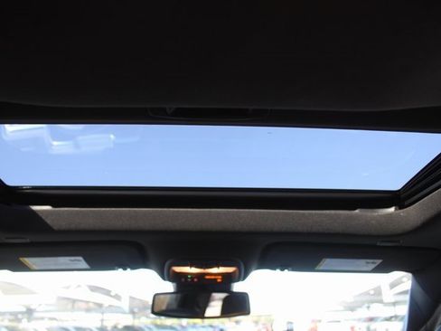 Used 2024 GMC Canyon Denali image 20