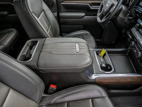 Certified 2025 Chevrolet Silverado 2500 High Country w/ High Country Premium Package image 19