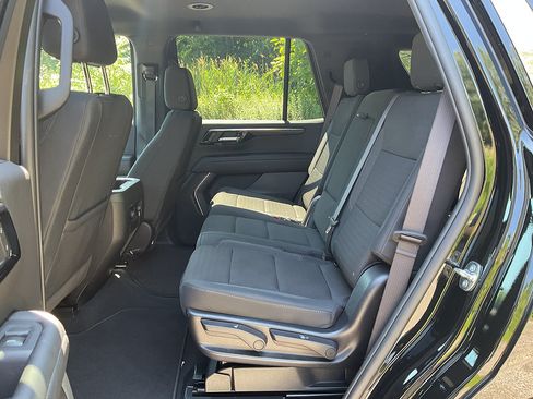 Used 2025 Chevrolet Tahoe LS AWD/4WD image 9
