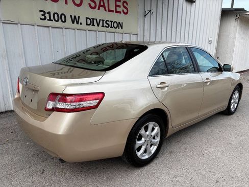 Used 2011 Toyota Camry LE image 2