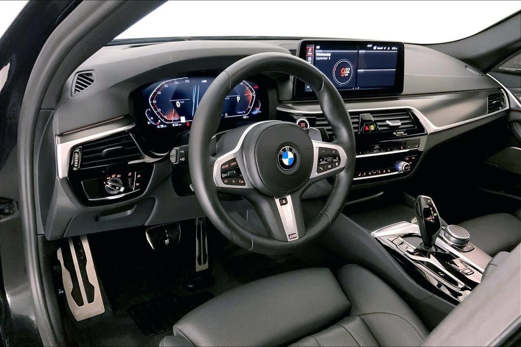 Used 2022 BMW 540i xDrive w/ M Sport Package AWD/4WD image 21