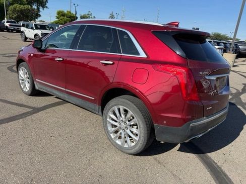 Used 2017 Cadillac XT5 Platinum w/ Driver Assist Package AWD/4WD image 8