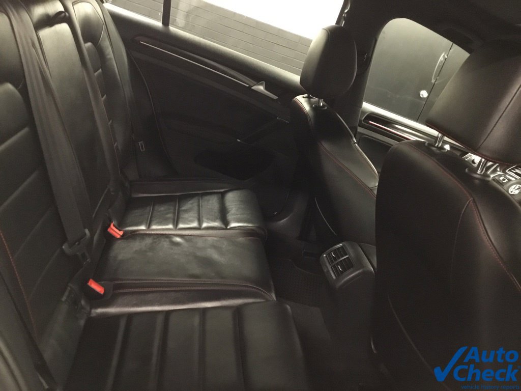 Used 2017 Volkswagen GTI SE FWD image 31