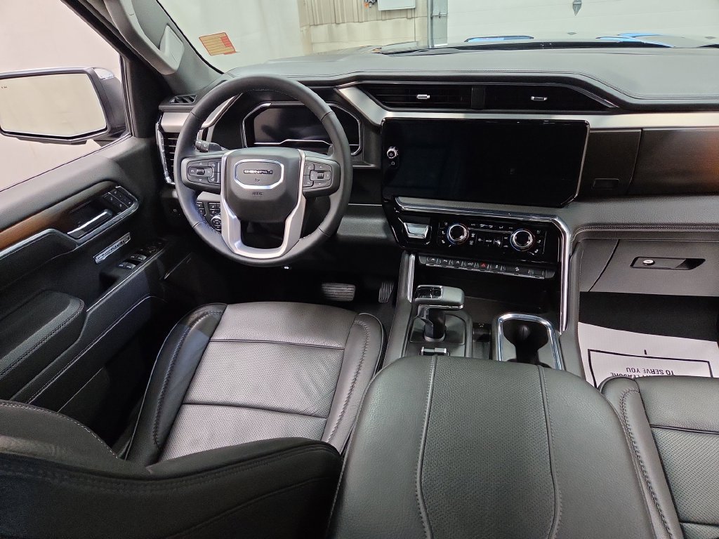 Used 2025 GMC Sierra 1500 Denali w/ Denali Reserve Package AWD/4WD image 13