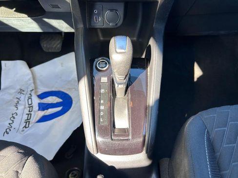 Used 2022 Nissan Kicks S image 16