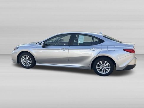 Used 2025 Toyota Camry LE FWD image 8
