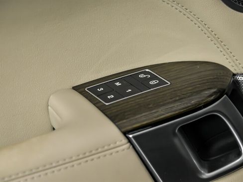 Used 2017 Land Rover Range Rover Sport image 16