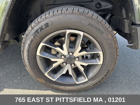 Used 2024 Jeep Wrangler Unlimited w/ Convenience Group AWD/4WD image 27