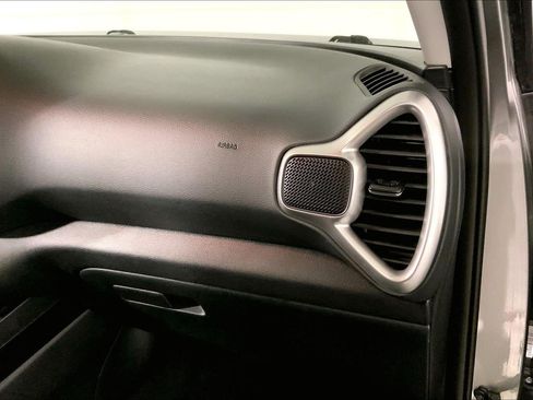 Certified 2025 Kia Soul LX w/ LX Technology Package FWD image 16