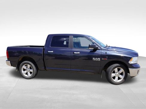 Used 2018 RAM 1500 Classic SLT w/ SLT Plus D←cor Group AWD/4WD image 2
