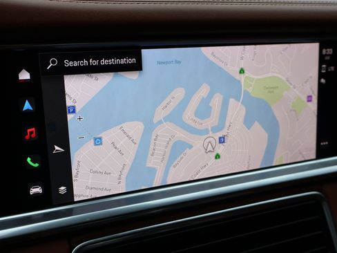 Certified 2022 Porsche Panamera Platinum Edition image 18