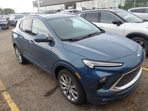 Used 2026 Buick Encore GX Avenir w/ Avenir Technology Package AWD/4WD image 3