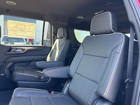 New 2026 GMC Yukon XL Elevation w/ LPO, Elevation Black Package image 30