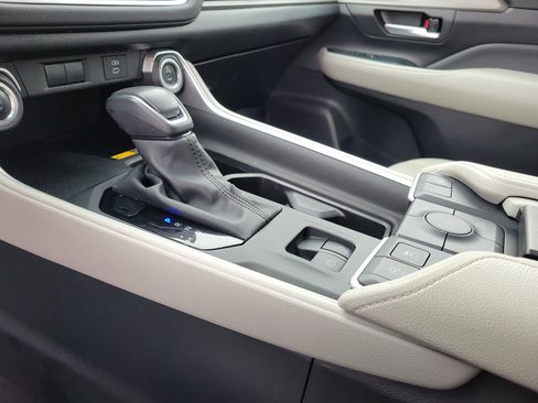 Used 2024 Toyota Grand Highlander XLE image 29