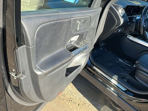 Used 2023 Mercedes-Benz GLB 250 GLB 250 w/ Premium Package image 14