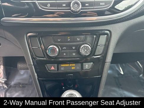 Used 2021 Buick Encore Preferred FWD image 27