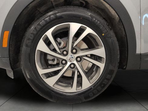 Used 2023 Buick Envision Essence AWD/4WD image 3