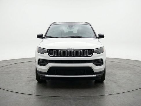 Used 2025 Jeep Compass Limited AWD/4WD image 2