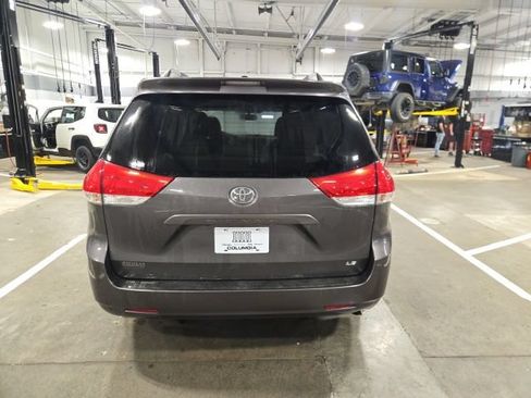 Used 2013 Toyota Sienna LE w/ Towing Pkg FWD image 6