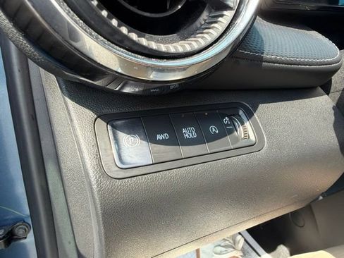 Used 2026 Chevrolet Equinox LT AWD/4WD image 24