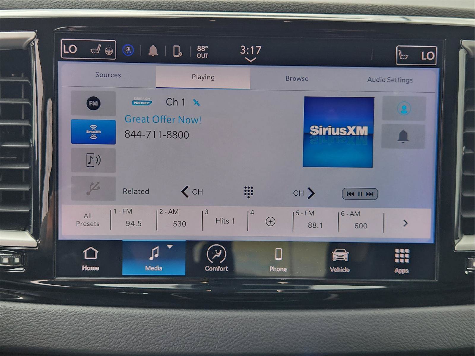 Used 2024 Chrysler Pacifica Touring-L FWD image 17