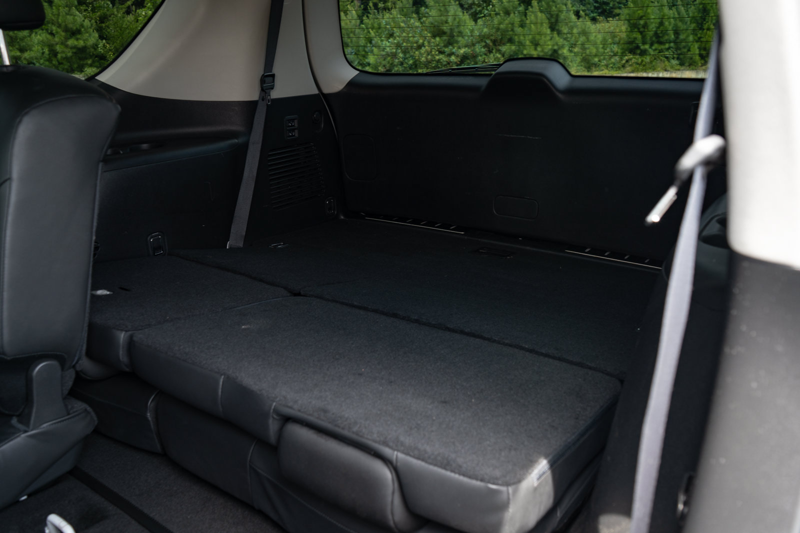 Used 2024 Nissan Armada Platinum w/ Cargo Package RWD image 20