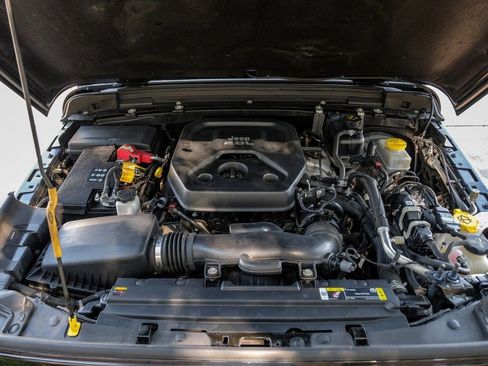 Used 2021 Jeep Wrangler Unlimited Sahara image 7