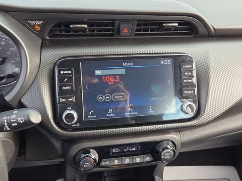 Used 2021 Nissan Kicks SV image 17