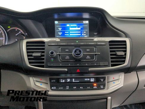 Used 2013 Honda Accord LX image 19