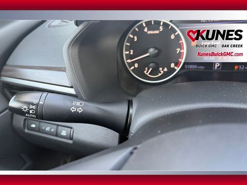 Used 2024 Nissan Altima 2.5 SV image 14