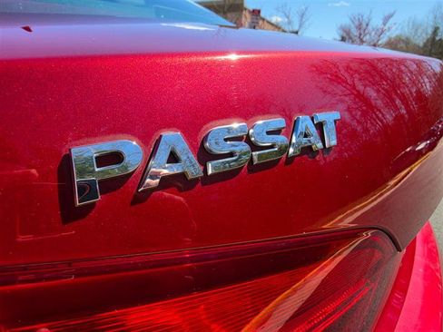 Used 2015 Volkswagen Passat 1.8T FWD image 25