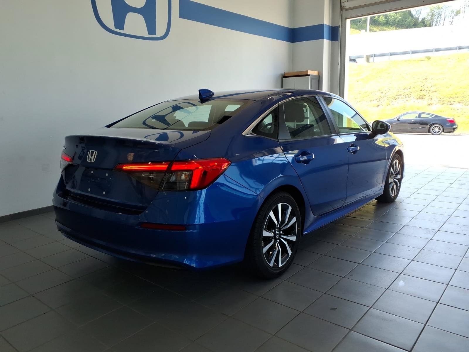 Used 2024 Honda Civic EX image 5