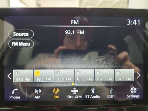 Used 2023 Nissan Rogue SL w/ SL Premium Package image 21