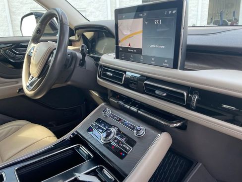 Used 2020 Lincoln Aviator Reserve image 31