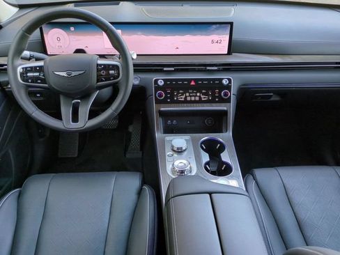 Certified 2025 Genesis GV80 2.5T Prestige AWD/4WD image 25