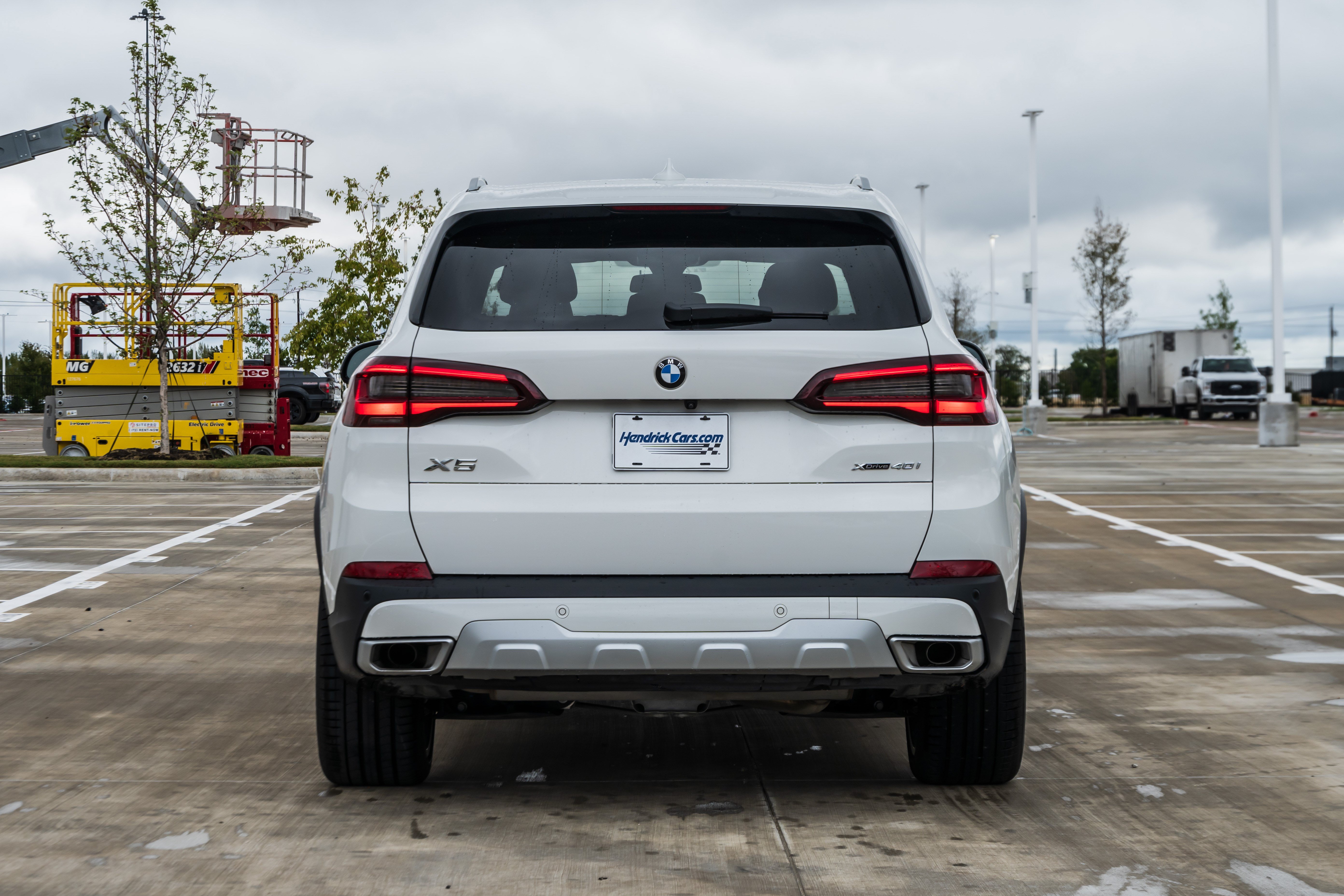 Used 2023 BMW X5 xDrive40i w/ Parking Assistance Package AWD/4WD image 8