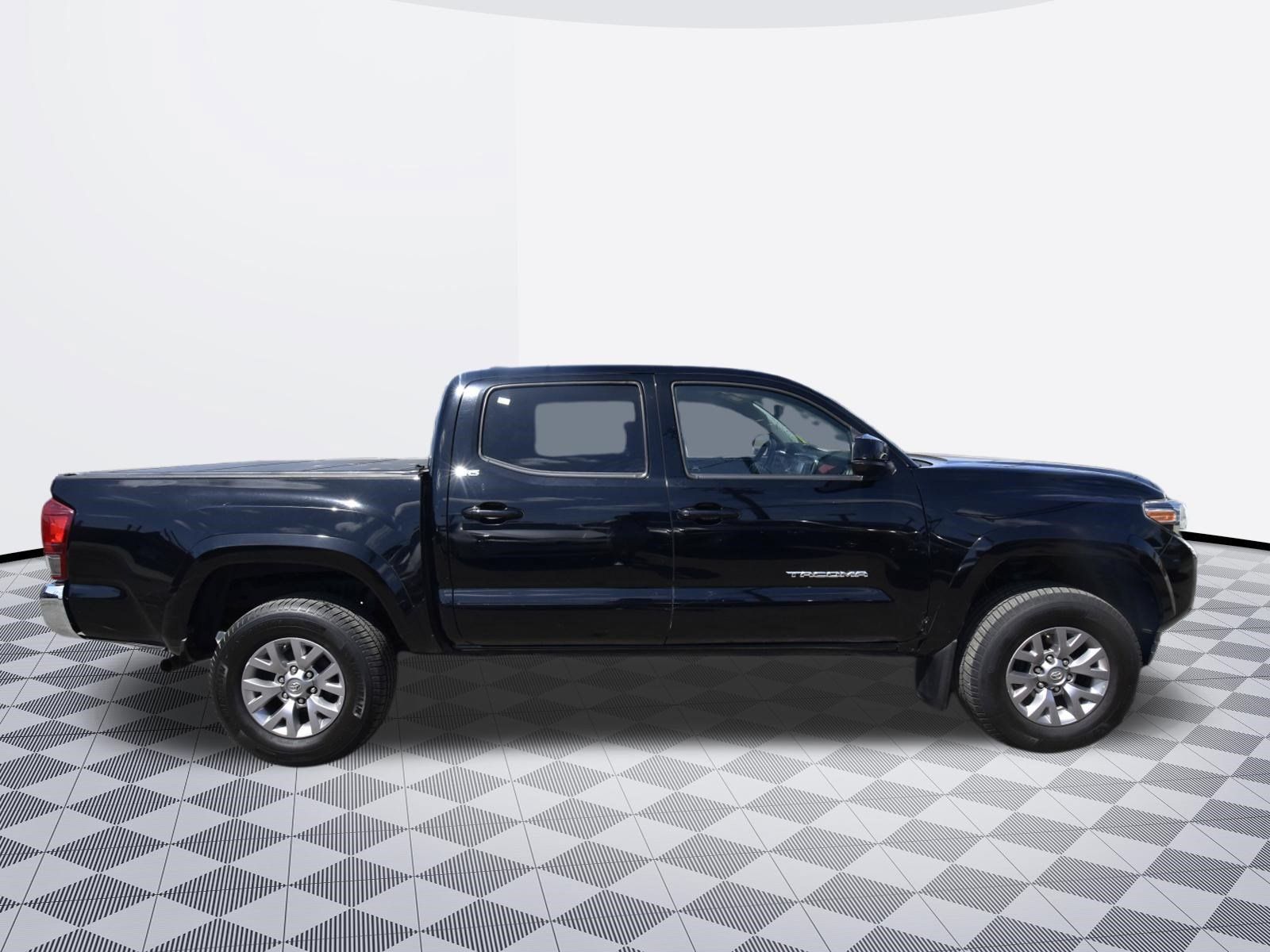 Used 2016 Toyota Tacoma SR5 w/ SR5 Appearance Package (SN) RWD image 4