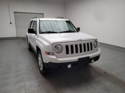 Used 2016 Jeep Patriot Sport w/ Power Value Group AWD/4WD image 14