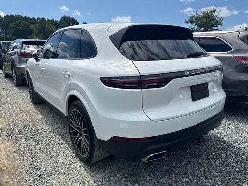 Used 2023 Porsche Cayenne AWD/4WD image 5