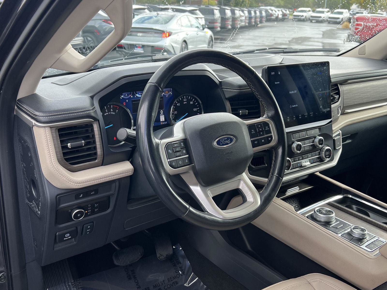 Used 2024 Ford Expedition Limited AWD/4WD image 25