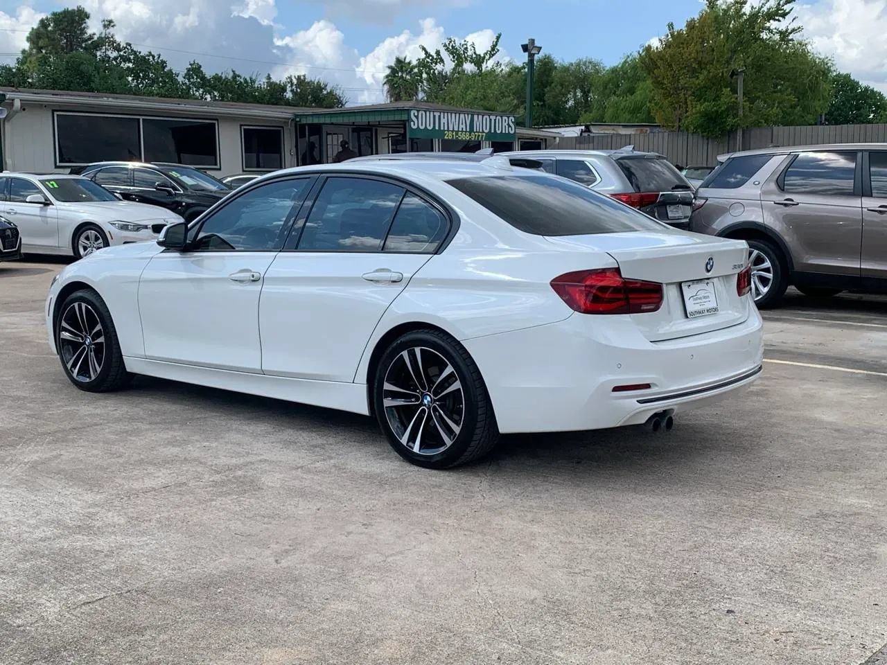 Used 2018 BMW 330i Sedan w/ Shadow Sport Edition RWD image 5