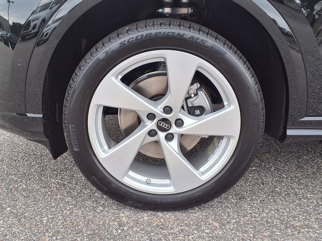 Used 2025 Audi Q5 Premium Plus AWD/4WD image 4
