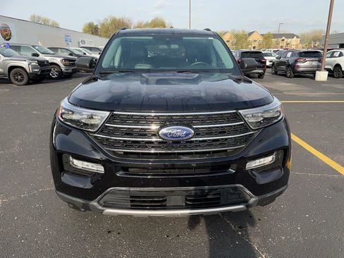 Used 2023 Ford Explorer XLT w/ Equipment Group 202A AWD/4WD image 2