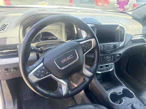 Used 2024 GMC Terrain SLT FWD image 4