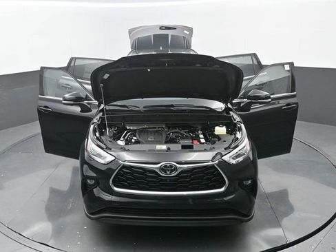 Used 2026 Toyota Highlander Limited image 35