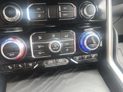 Used 2024 GMC Yukon XL Denali w/ Advanced Technology Package image 20