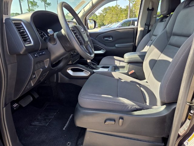 Used 2022 Nissan Frontier SV AWD/4WD image 11